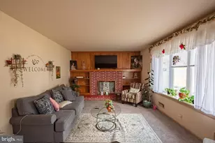 408 Fairway Dr, Lancaster, PA 17603 - Photo 4