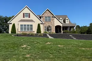 31 Cobble Ln, Elizabethtown, PA 17022 - Photo 2