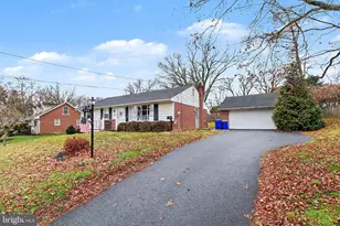 405 Spring Dr, Millersville, PA 17551 - Photo 2