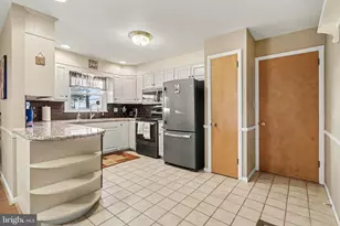 21 Dawn Ave, Akron, PA 17501 - Photo 8