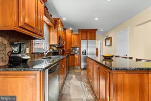 216 N Charlotte St, Manheim, PA 17545 - Photo 8