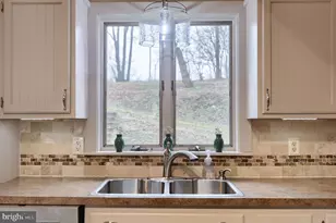 1521 W Penn Grant Rd, Lancaster, PA 17603 - Photo 12