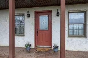 1521 W Penn Grant Rd, Lancaster, PA 17603 - Photo 2