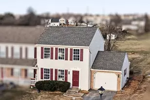 107 Chelmsford Dr, Marietta, PA 17547 - Photo 2