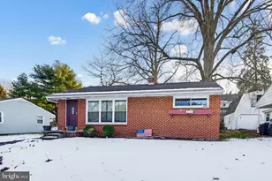 404 E New St, Mountville, PA 17554 - Photo 2