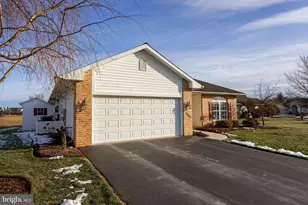 562 Blossom Trail, Mount Joy, PA 17552 - Photo 4