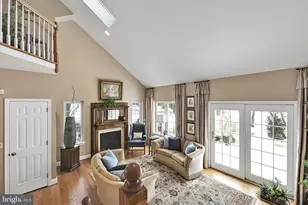 728 Woodfield Dr, Lititz, PA 17543 - Photo 2