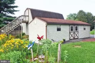 2049 Robin Dr, Manheim, PA 17545 - Photo 8