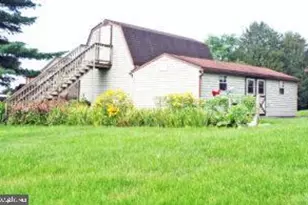 2049 Robin Dr, Manheim, PA 17545 - Photo 10