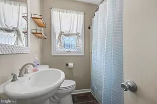 215 N Maple St, Elizabethtown, PA 17022 - Photo 14