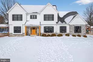 103 E Woods Dr, Lititz, PA 17543 - Photo 2