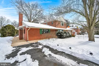 1827 Divot Court, Lancaster, PA 17602 - Photo 2