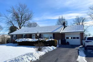 900 Cardinal Rd, Lancaster, PA 17601 - Photo 1