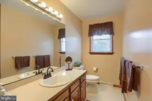 35 Dogwood Cir, Elizabethtown, PA 17022 - Photo 16