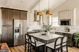 1247 Hershey Ln, Lancaster, PA 17601 - Photo 2