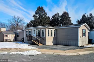 927 Emerald St, Ephrata, PA 17522 - Photo 1