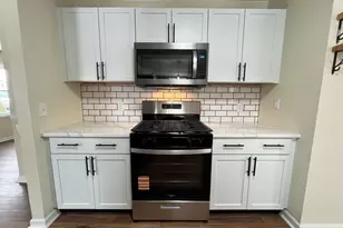 325 Village Spring Ln, Reinholds, PA 17569 - Photo 4