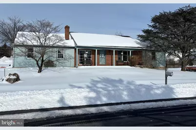 305 W Spruce Street, New Holland, PA 17557 - Photo 1