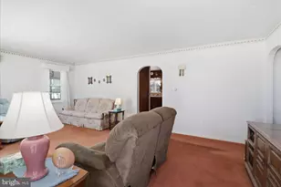 186 N Laurel St, Manheim, PA 17545 - Photo 4