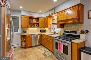 825 Robin Rd, Lancaster, PA 17601 - Photo 8