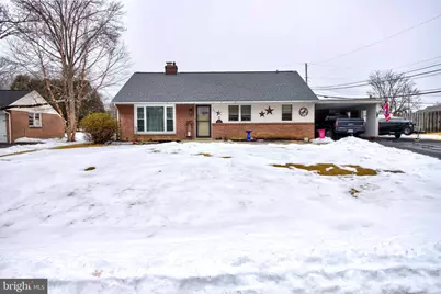 825 Robin Road, Lancaster, PA 17601 - Photo 2