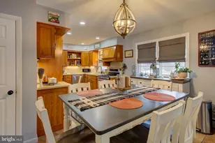 825 Robin Rd, Lancaster, PA 17601 - Photo 10