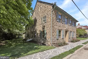 27 E Main St, Strasburg, PA 17579 - Photo 1