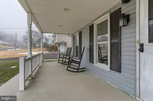 1762 Stonemill Dr, Elizabethtown, PA 17022 - Photo 2