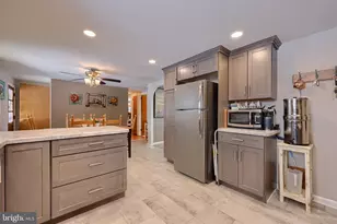 811 W Main St, New Holland, PA 17557 - Photo 10