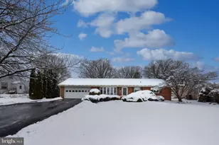 811 W Main St, New Holland, PA 17557 - Photo 1