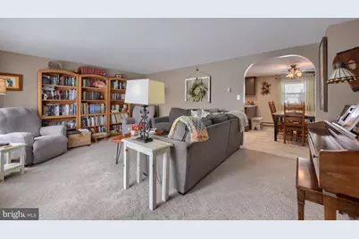 811 W Main Street, New Holland, PA 17557 - Photo 6