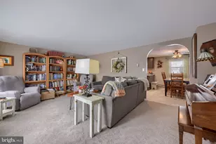 811 W Main St, New Holland, PA 17557 - Photo 6