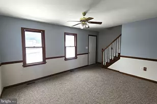 725 Laurel View Dr, Manheim, PA 17545 - Photo 4