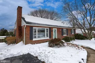 2120 Shaaron Dr, Lancaster, PA 17601 - Photo 2