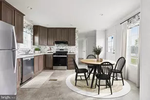 742 Nancy Ln, Lancaster, PA 17601 - Photo 2