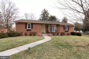 41 W Queen St, Ephrata, PA 17522 - Photo 1