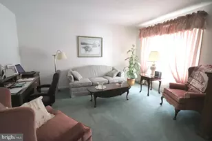 41 W Queen St, Ephrata, PA 17522 - Photo 2