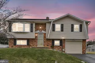 429 Candlewyck Rd, Lancaster, PA 17601 - Photo 2