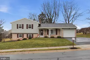 842 N 4th St, Denver, PA 17517 - Photo 1