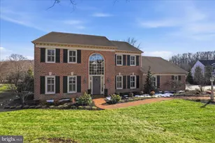 2842 Wimbledon Ln, Lancaster, PA 17601 - Photo 1