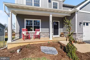 220 Pebble Dr, Elizabethtown, PA 17022 - Photo 4