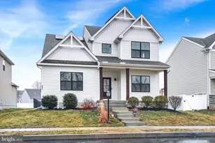 107 Honeysuckle Dr, Marietta, PA 17547 - Photo 2