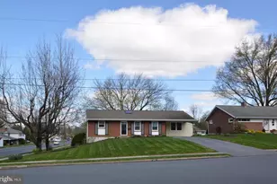 401 Lemon St, Elizabethtown, PA 17022 - Photo 2