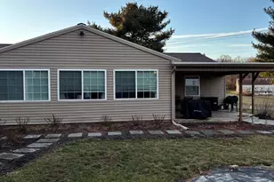 501 Goldfinch Dr, Columbia, PA 17512 - Photo 4