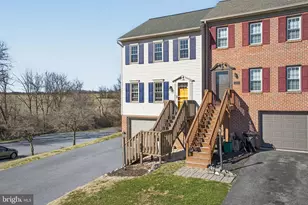 101 Townhouse Ln, Lancaster, PA 17603 - Photo 4