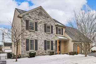 312 Laurel Oak Ln, Lancaster, PA 17602 - Photo 1