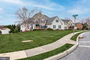 395 Ecker Dr, Lititz, PA 17543 - Photo 4