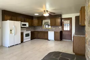 735 Yellow Hill Rd, Narvon, PA 17555 - Photo 6