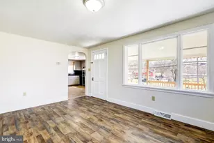 215 Akron Rd, Ephrata, PA 17522 - Photo 4