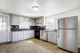 215 Akron Rd, Ephrata, PA 17522 - Photo 8